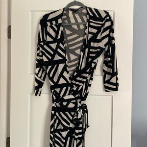 Banana Republic wrap dress. Like new. Size M